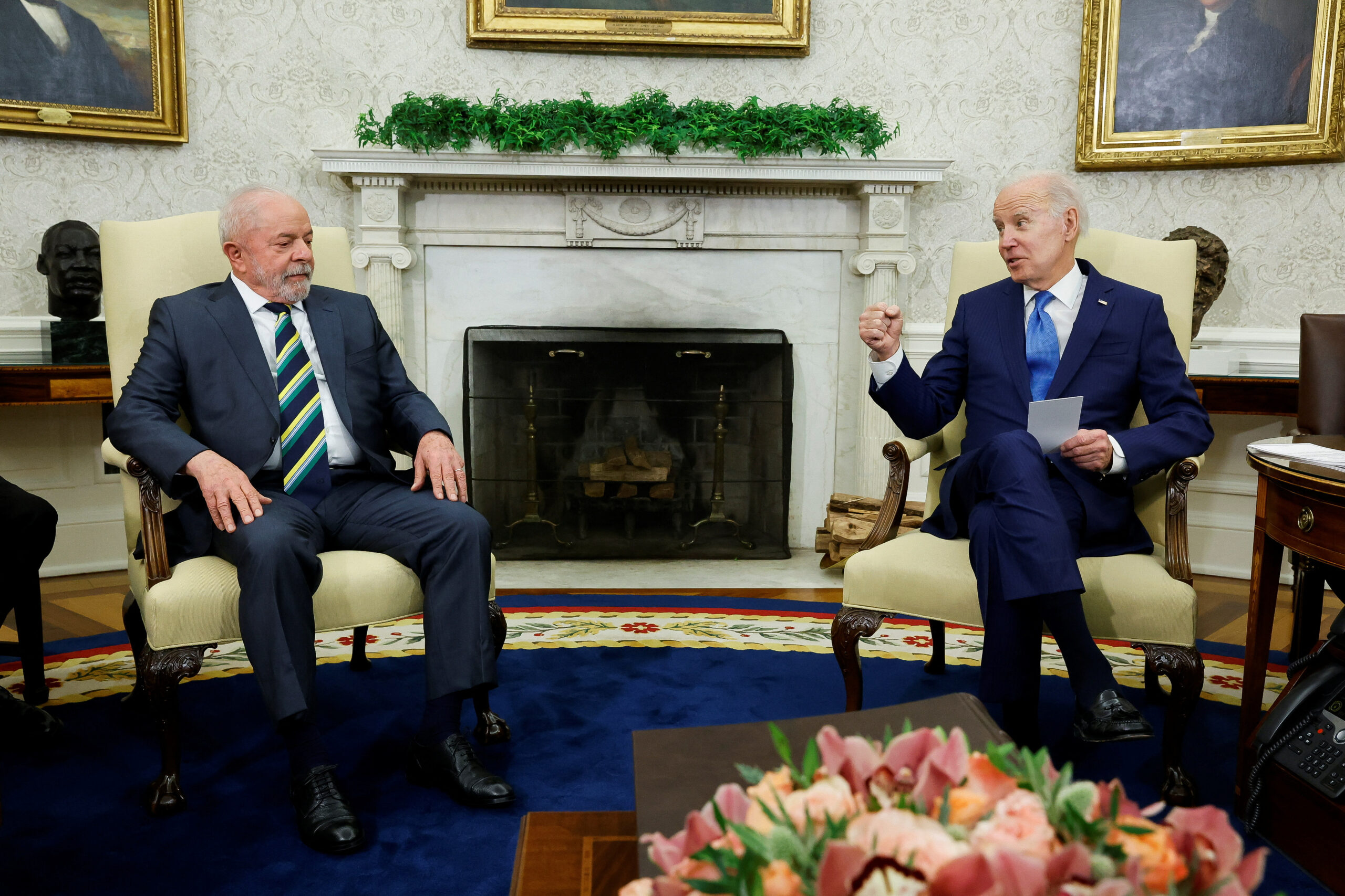 Lula and Biden meet in Washington and pledge to "stand united" to protect democracy