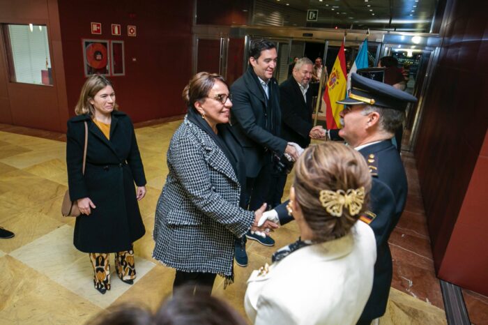 Presidenta hondureña realiza visita oficial a España