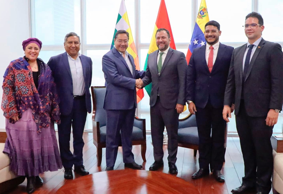 Bolivian President meets with Venezuelan Foreign Minister