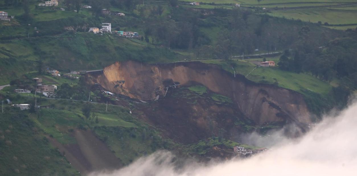 At least 16 dead in landslide in Alausí, Ecuador