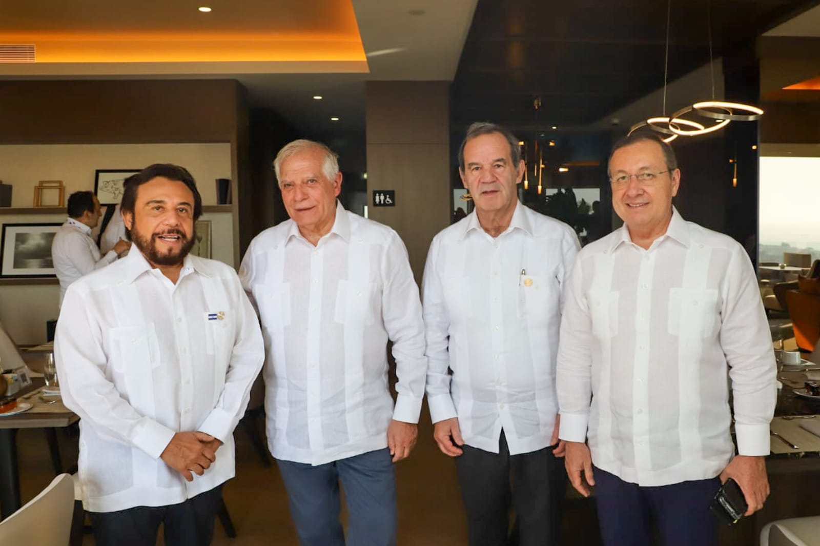 Vicepresidente sostiene encuentro con representantes de la Unión Europea en XXVIII Cumbre Iberoamericana de Jefes de Estado y de Gobierno
