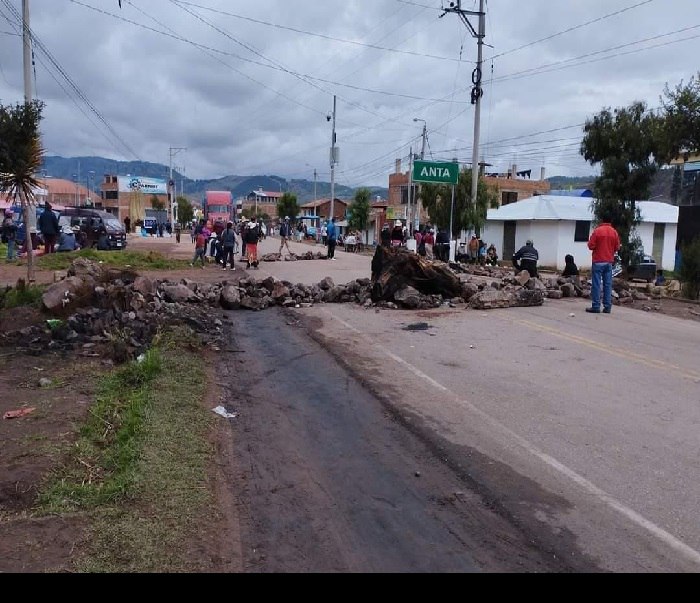 Protests against the Peruvian government resume in Cusco and Puno