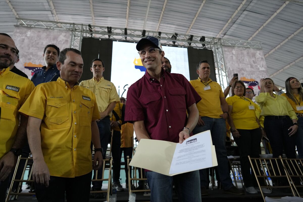 Henrique Capriles is chosen as candidate for Venezuela's internal opposition race