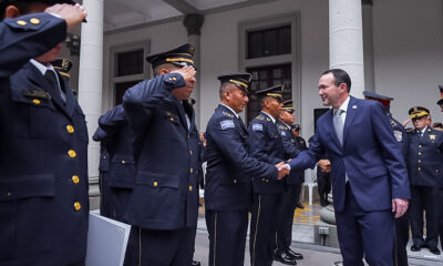 Ministro de Seguridad asciende a 78 mandos policiales desplegados en territorio salvadoreño