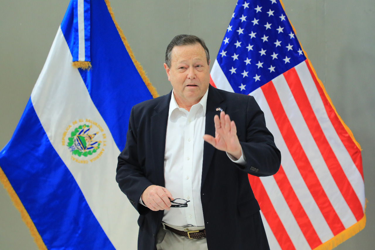 Embajador Duncan destaca reducción del 40 % de salvadoreños migrando a los EE.UU.