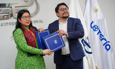 Firma de convenio entre el TSE y LNB