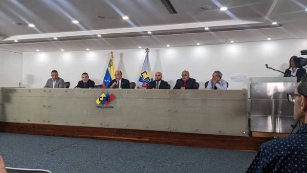 Les recteurs du CNE du Venezuela démissionnent de leur poste