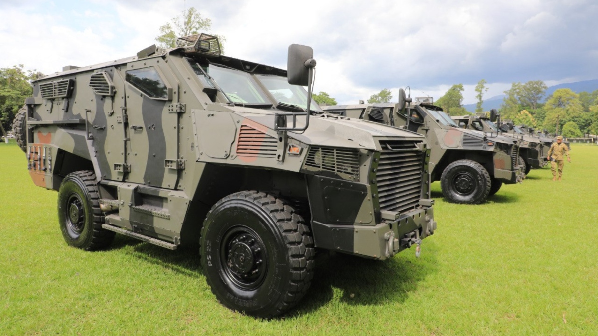 Entregan 11 vehículos blindados a la Fuerza Armada para el combate a las pandillas