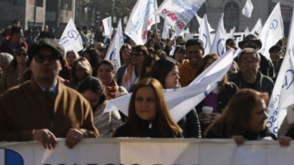 Chile begins 24-hour national teachers strike