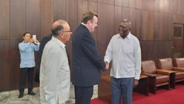 Cuban Vice-President Valdés Mesa receives Belarusian Foreign Minister
