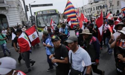 La marche de la troisième prise de Lima se déroule dans un calme tendu