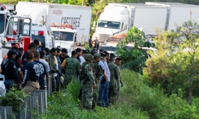 Autobús con migrantes venezolanos choca con camión de carga en México