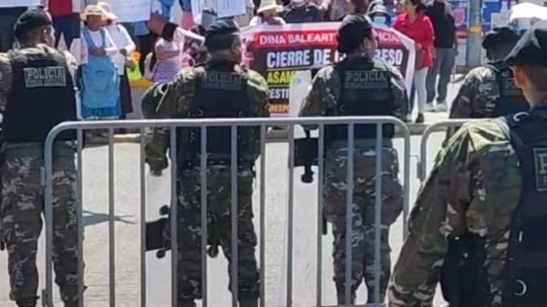 Manifestation contre le président désigné du Pérou réprimée à Tacna