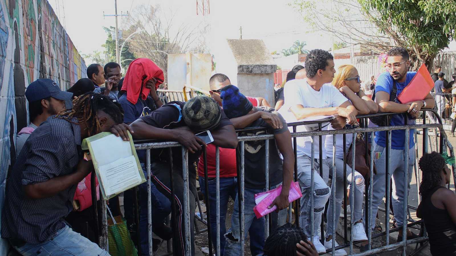 Miles de migrantes acceden a centros de procesamiento en Colombia, Guatemala y Costa Rica según el Departamento de Estado de EE. UU.