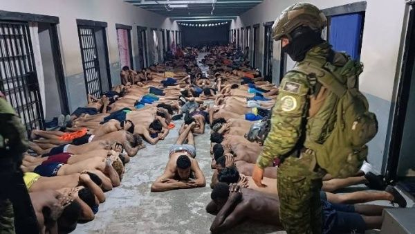 Opération militaire et policière dans les prisons équatoriennes
