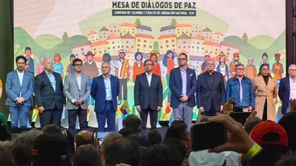 Le gouvernement colombien et l'ELN entament un cessez-le-feu avec la participation de la société