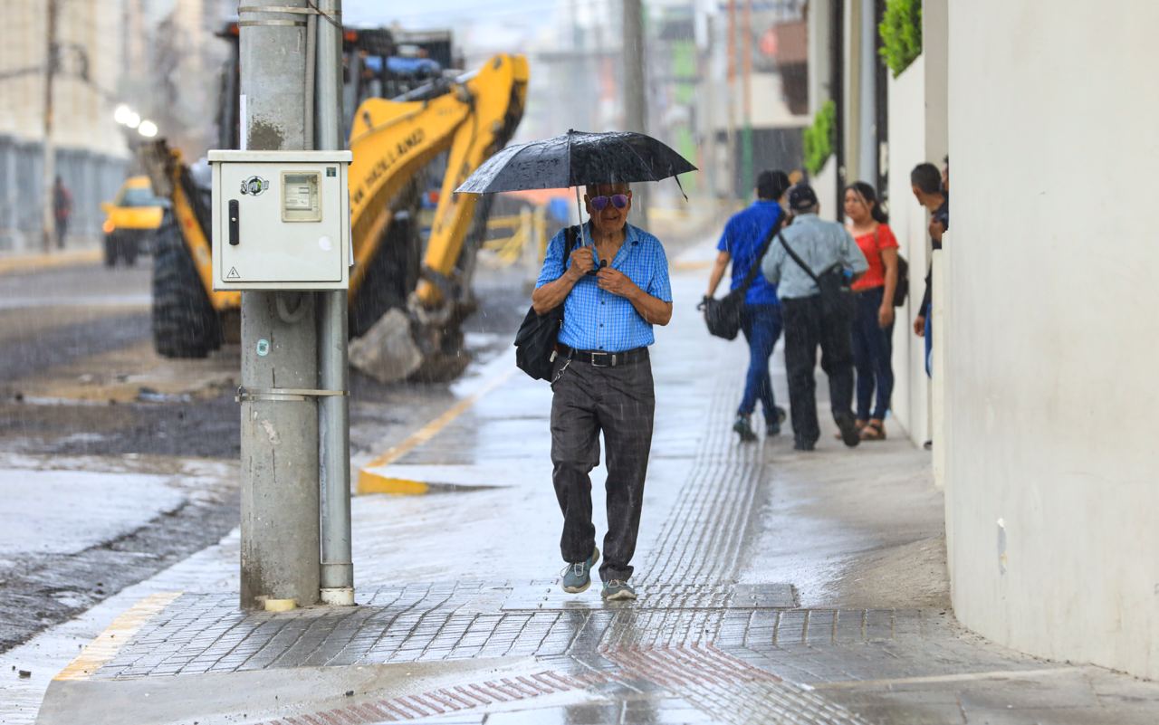 Nueva onda tropical se aproxima a El Salvador con posibilidad de lluvias intensas