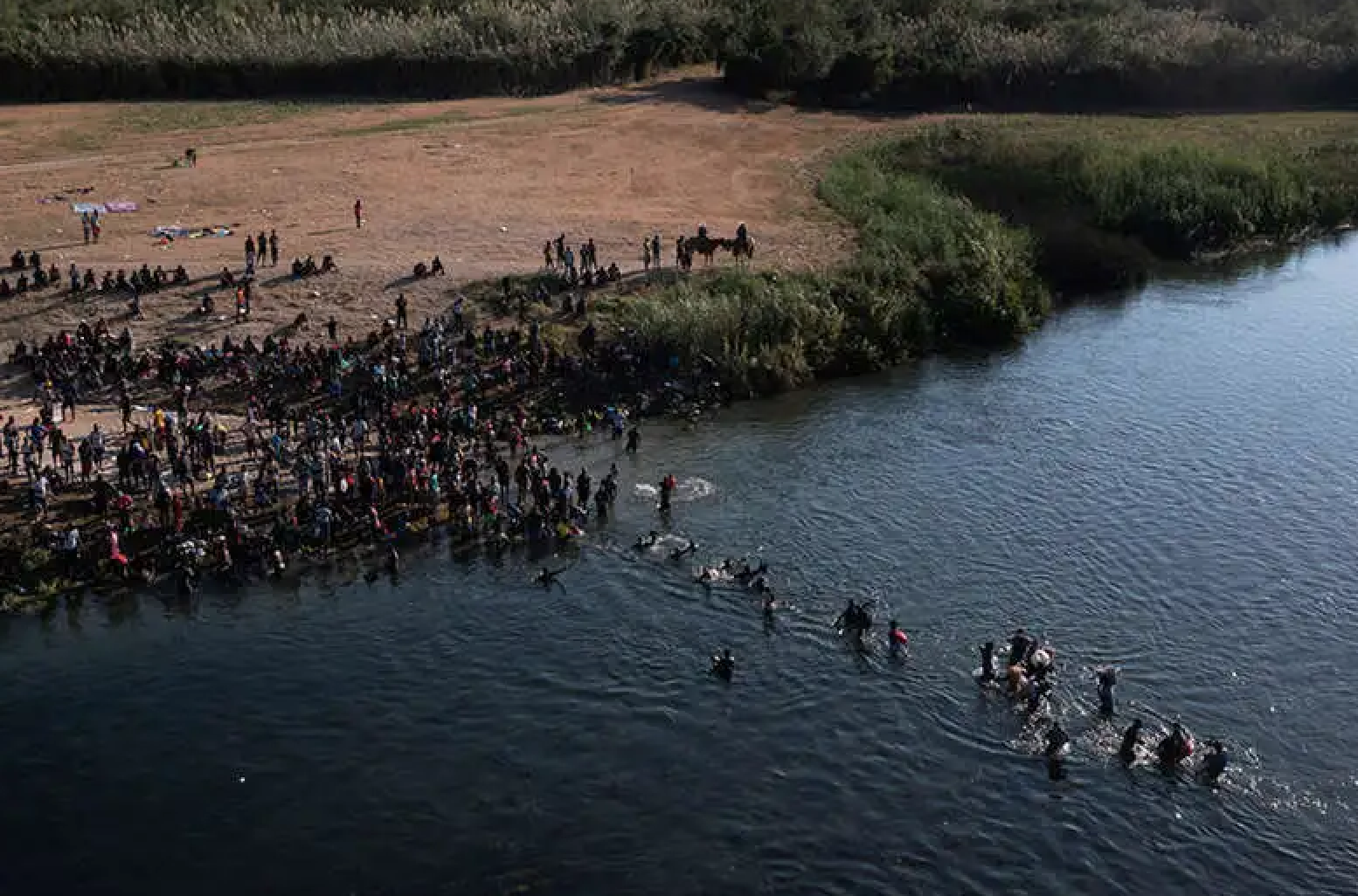 Tragedia en la frontera: Niño hondureño de fallece ahogado al intentar cruzar el Río Bravo con su madre
