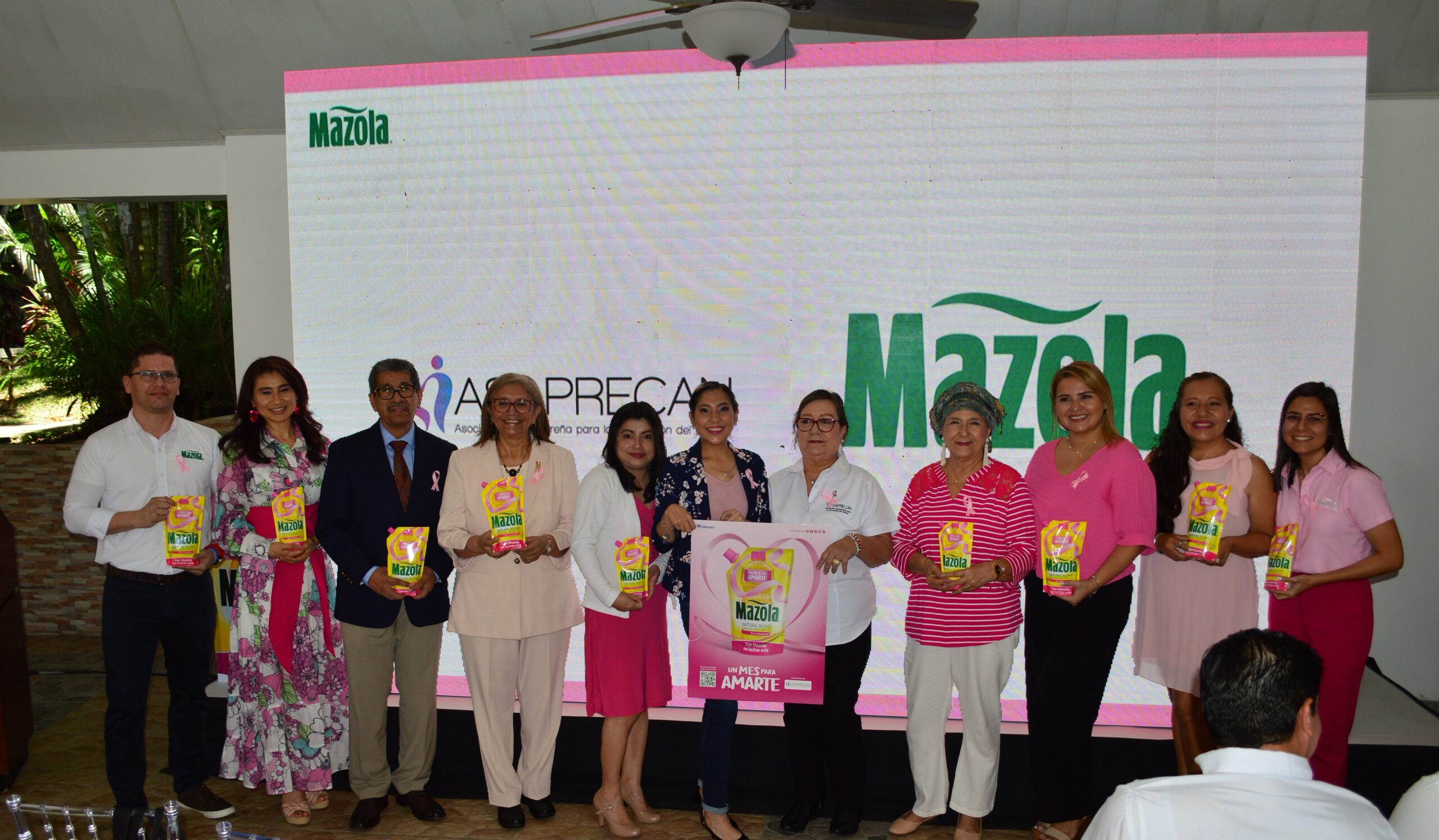 Dinant lanza campaña "Un Mes para Amarte" en El Salvador para la lucha contra el cáncer de mama