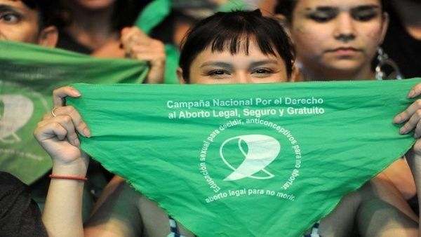 Les féministes argentines défilent pour défendre leurs droits