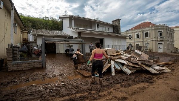 Death toll rises to 50 from cyclone in southern Brazil