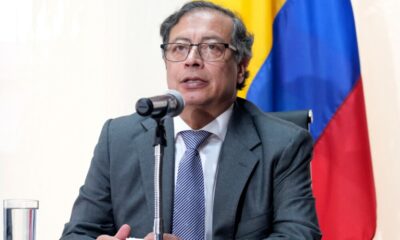 Le président colombien rejette les actions des paramilitaires