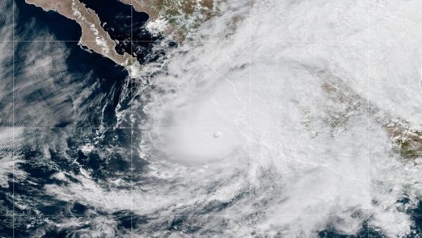 L'ouragan Lidia touche terre au Mexique en catégorie 4