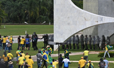 Informe de senadora brasileña propone acusación de Bolsonaro y otros por actos violentos en Brasilia