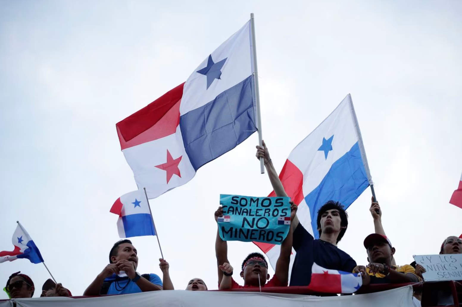 Presidente de Panamá anuncia resoluciones en respuesta a protestas contra contrato minero