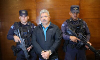 Arrestan a exfuncionario por acusaciones de corrupción en El Salvador