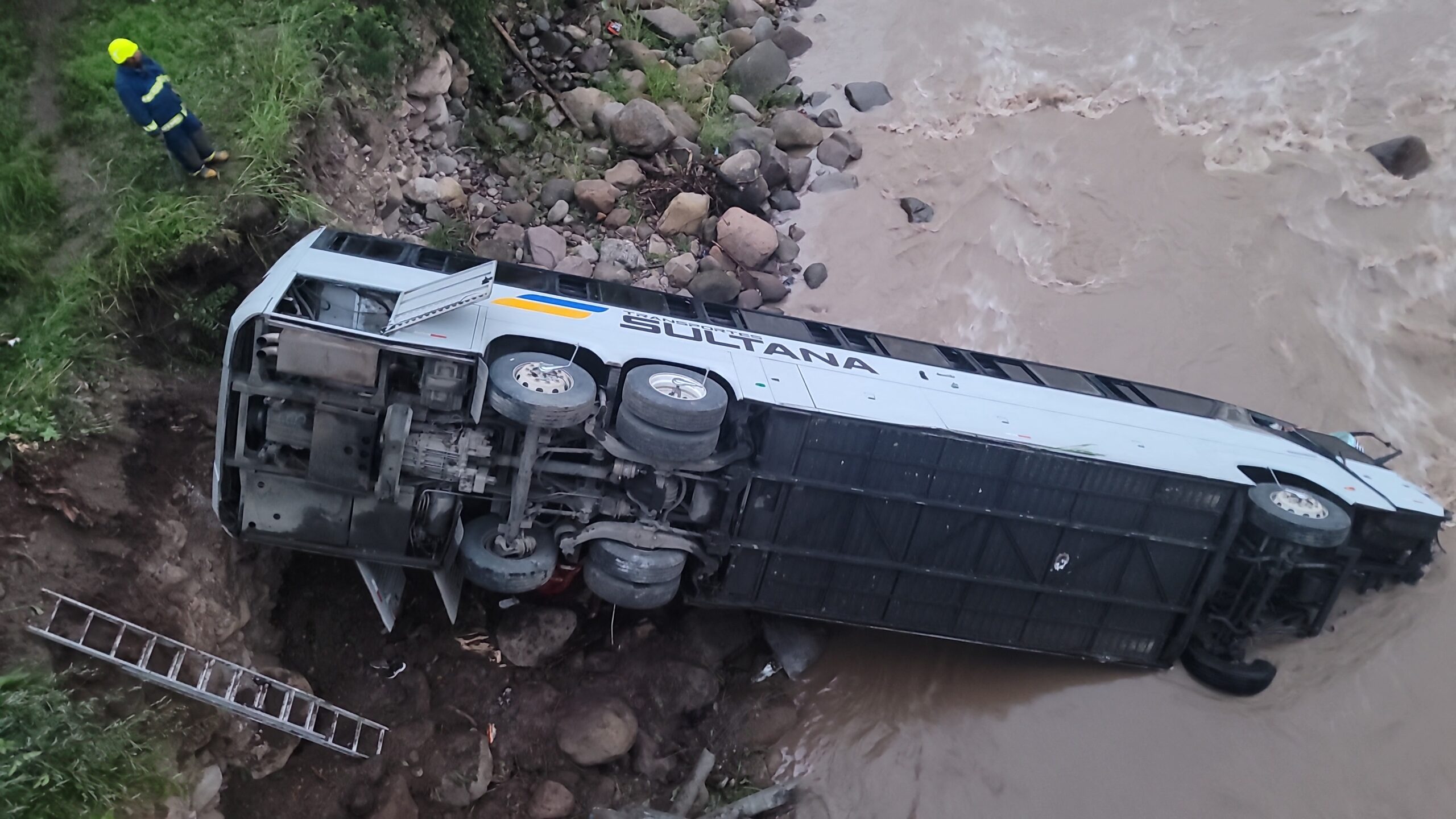 Trágico accidente de autobús en Honduras deja víctimas, incluyendo migrantes venezolanos