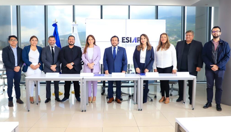 Le gouvernement salvadorien signe un accord avec des institutions internationales pour renforcer les compétences des fonctionnaires