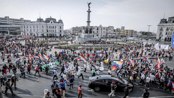 Les mobilisations pour les prestations sociales se poursuivent au Pérou