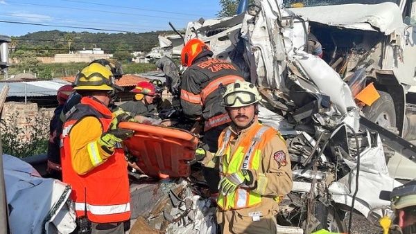 Sept morts et trois blessés dans un accident de la route à Jalisco, au Mexique.