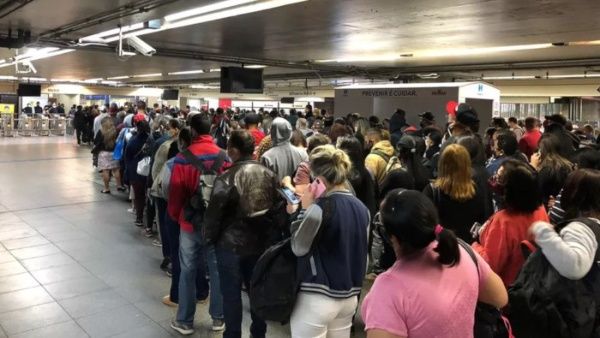 Les travailleurs du métro et de l'assainissement de São Paulo se mettent en grève