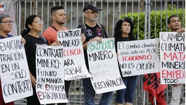 Panamanian union calls for protests against mining contract