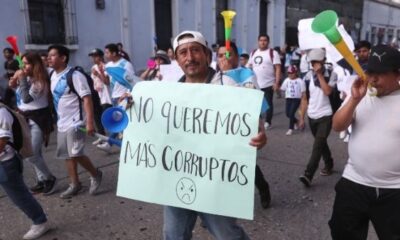 Blockades grow in protests against Guatemala's attorney general