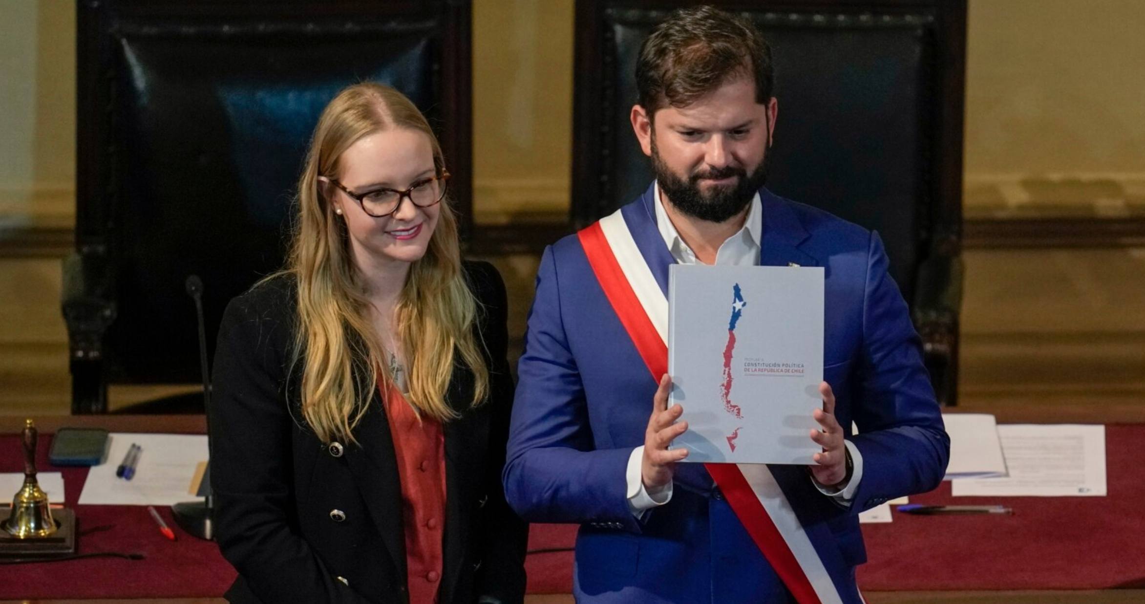 Presidente chileno Gabriel Boric convoca a plebiscito para decidir sobre una nueva Constitución