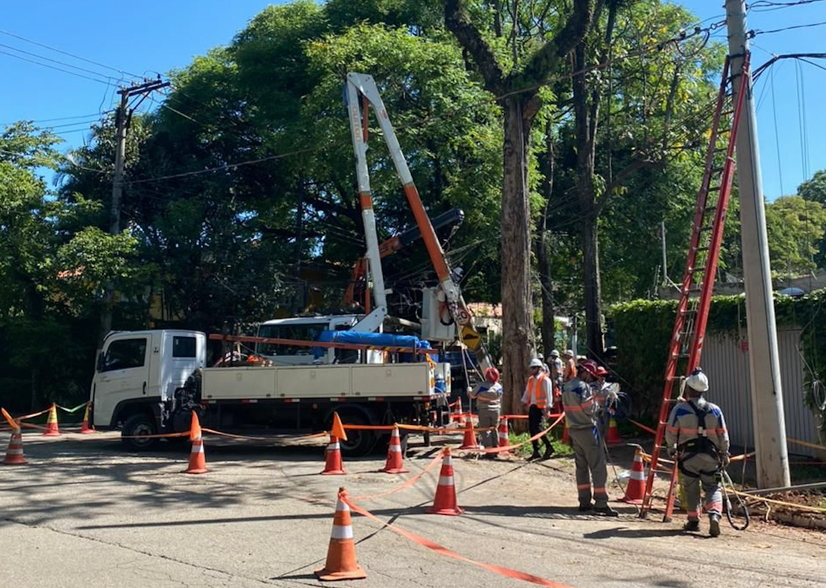 Un million de clients à Sao Paulo toujours privés d'électricité après une tempête