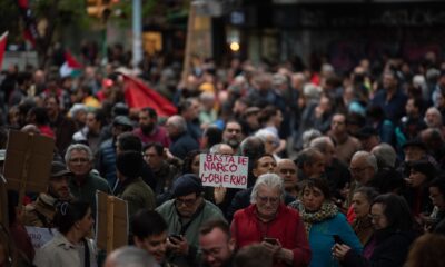 Les Uruguayens marchent pour la démocratie et contre la corruption