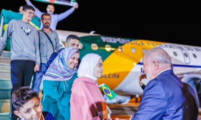 Lula da Silva reçoit un groupe de Brésiliens de Gaza