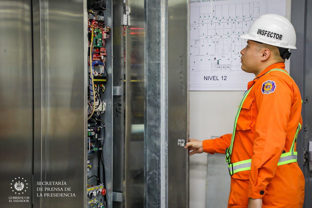 Encuentran rápida respuesta ante emergencia en Century Tower, Zona Rosa, San Salvador