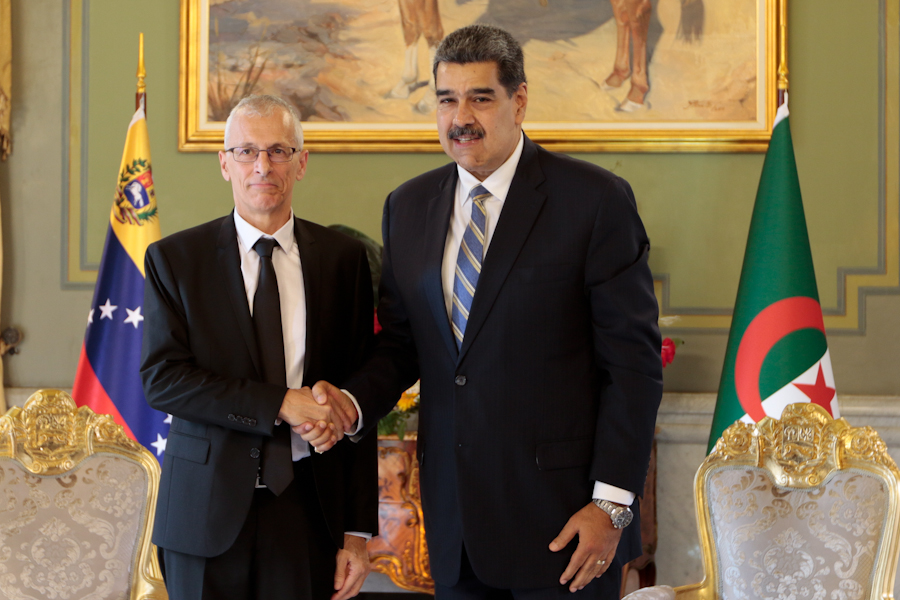 President of Venezuela receives credentials of ambassadors
