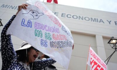 Les syndicats de l'éducation et de la santé revendiquent leurs droits au Pérou