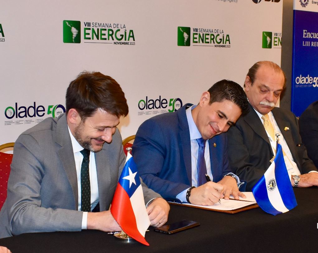 Director General de Energía de El Salvador destaca el papel del país en la VIII Semana de La Energía de la OLADE en Uruguay