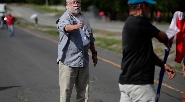 Hombre de 77 años dispara mortalmente a manifestantes en medio de protestas antimineras en Panamá